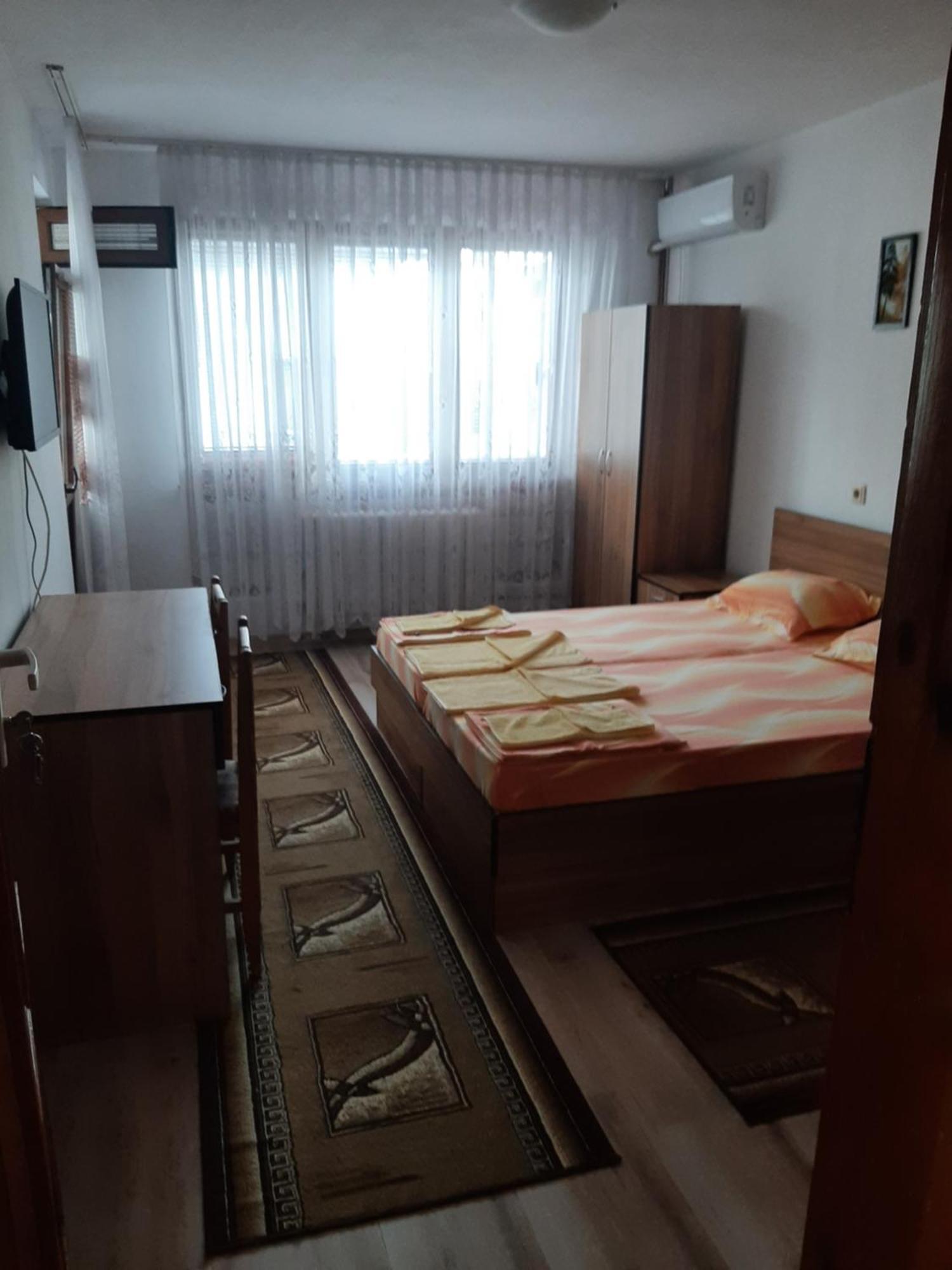 Къща За Гости Петрови Primorsko Camera foto